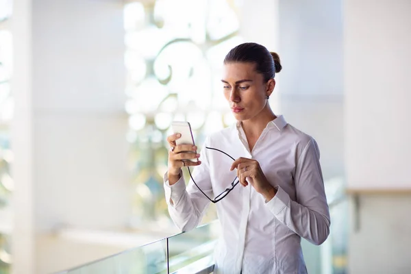 Business woman at work. Female working in office. — Stockfoto