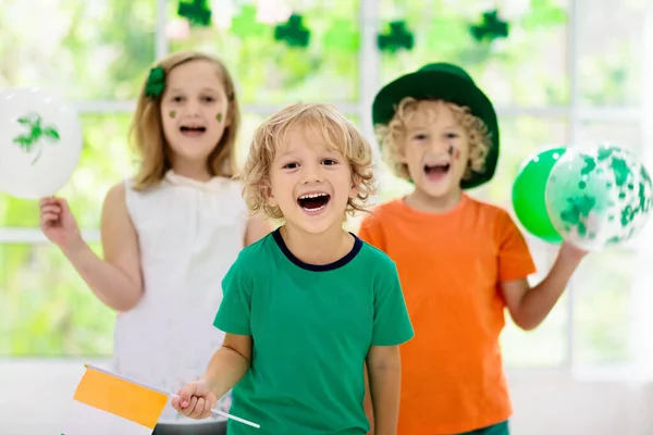 Kids celebrate St Patrick Day. Irish holiday. — 스톡 사진