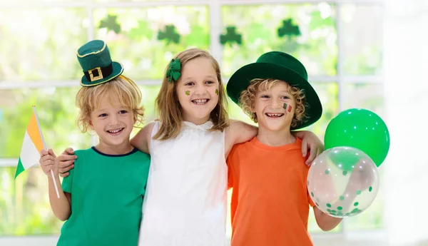 Kids celebrate St Patrick Day. Irish holiday. — 스톡 사진