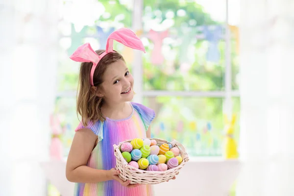 Kids Dyeing Easter Eggs Children Bunny Ears Dye Colorful Egg — Stock Photo, Image