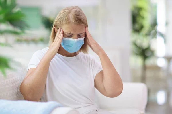 Sjuk Kvinna Ansiktsmask Jag Ska Hosta Upp Patient Ett Utbrott — Stockfoto