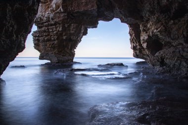 Fotos del mar desde una cala