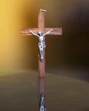 Ahşap haç ve İsa Mesih, Paskalya