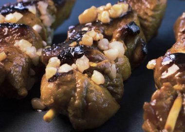 Izgara et şişi, soğanlı kebap.