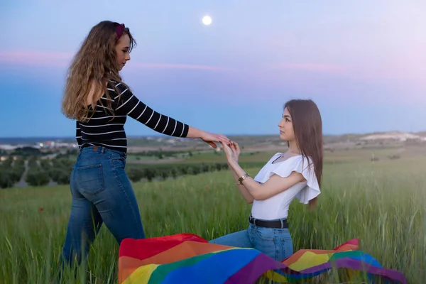 Hermosa Pareja Lesbianas Jóvenes Igualdad Derechos Para Comunidad Lgbt —  Fotos de Stock