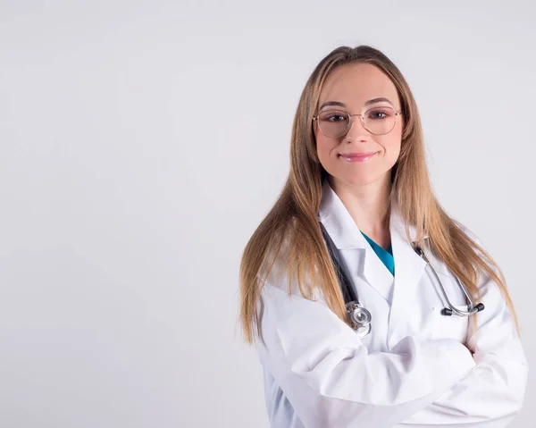 Médico Feliz Com Óculos Fundo Branco — Fotografia de Stock