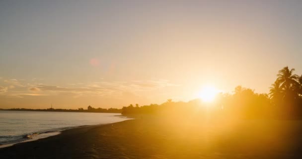 Gyönyörű a Sunrise Beach Kuba Timelapse — Stock videók