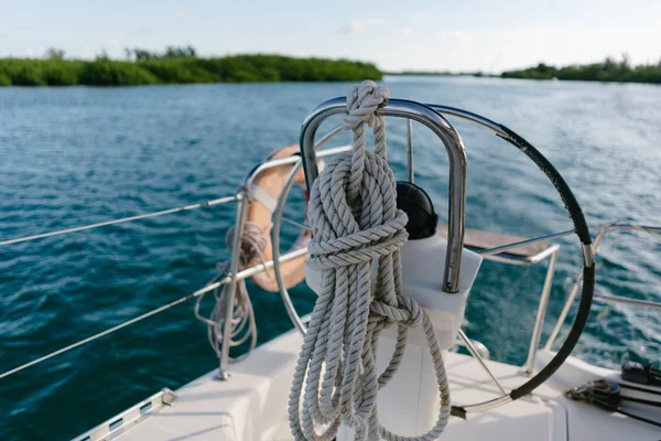 Catamarán en las aguas del Caribe — Foto de Stock