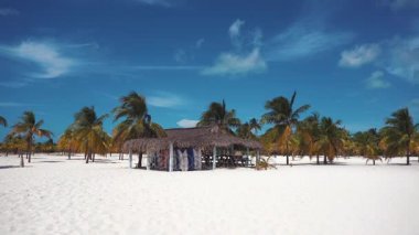 Küba. Karayip Denizi'nin kıyısında. Cayo Largo. Beach.