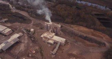 Eski fabrika beton drone uçuş