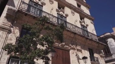 Küba, Havana - 15 Ekim 2016: San Francisco kare havana Küba şehir turu ağır çekim.