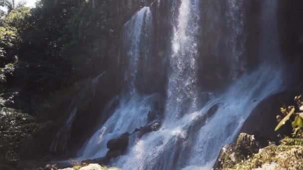 Air terjun nicho di Kuba nicho gerak lambat — Stok Video