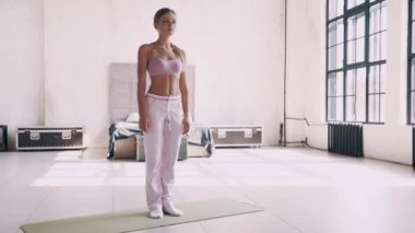 Yoga evde. Evdeki yeni başlayanlar için basit yoga egzersizleri