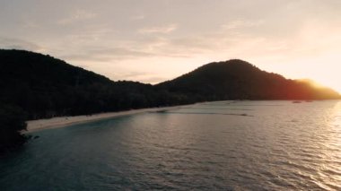 Adanın Tayland Mercan Adası uçak atış güzel gün batımı