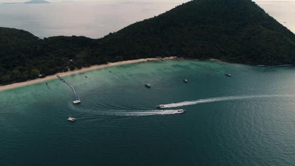 Thailand koraaleiland Drone Shot — Stockvideo