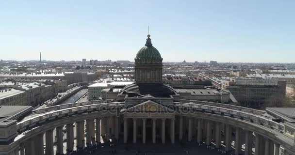 Sobór Kazańskiej Ikony Matki Bożej w Petersburgu anteny — Wideo stockowe