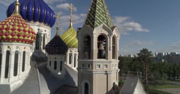 Tempel des Prinzen igor von Tschernigow in Peredelkino Luftaufnahme — Stockvideo