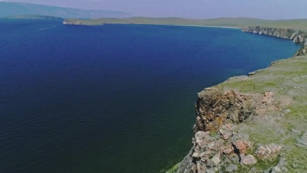 Spiagge rocciose dell'isola di Olkhon — Video Stock