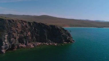 Olkhon Adası 'nın Rocky sahilleri
