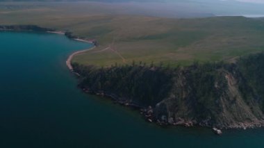 Baykal 'ın dik kıyısı