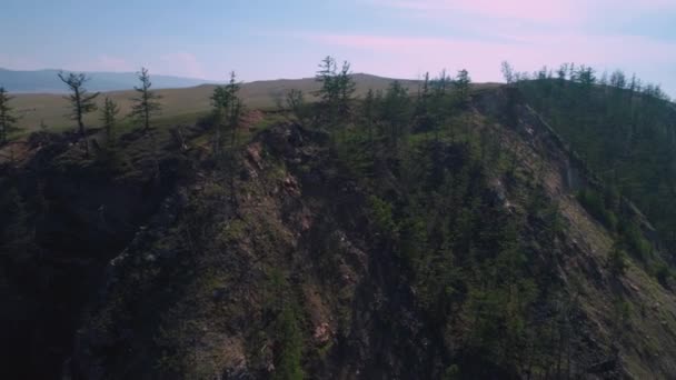 De steile kust van Baikal — Stockvideo
