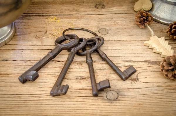生锈的古董钥匙 — 图库照片
