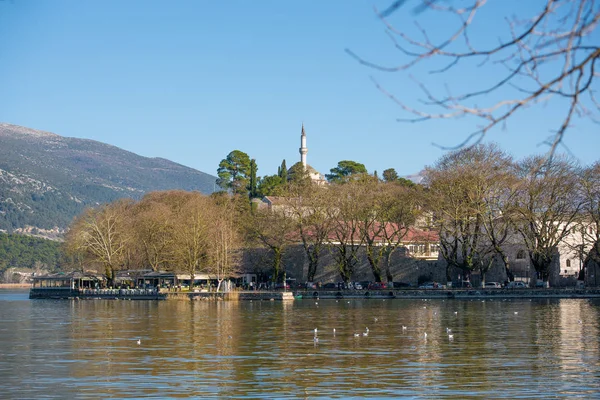 Ioannina city på sjön grekiska — Stockfoto