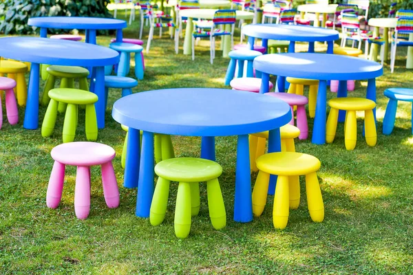 Garten für Kinderfest dekoriert. — Stockfoto