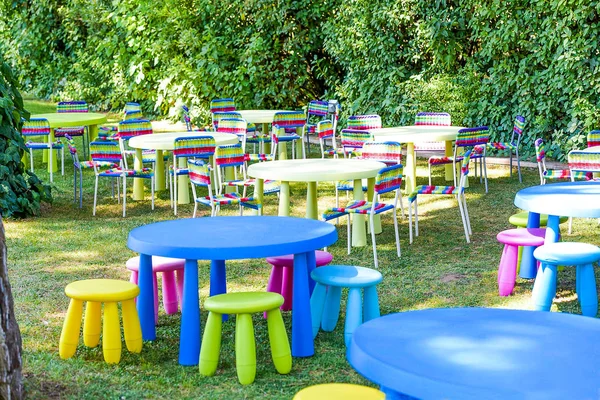 Garten für Kinderfest dekoriert. — Stockfoto