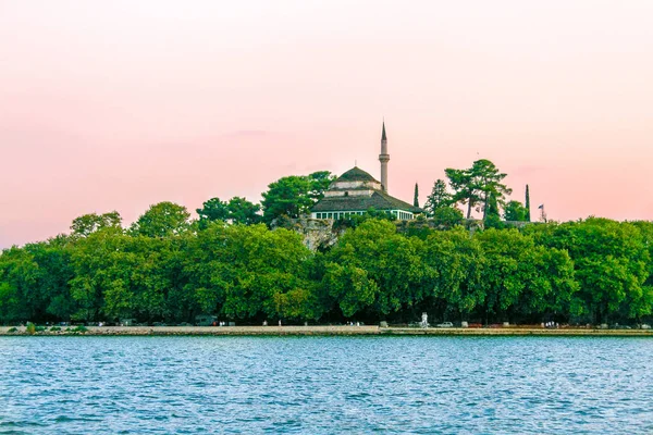 Ioannina város és a tó Pamvotis található Epirus.Greece — Stock Fotó