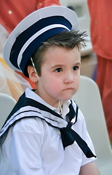 Kleine Matroos Jongen Met Snot Zijn Neus Gekleed Marine Kostuum — Stockfoto