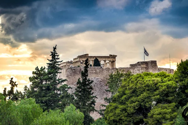 그리스 아테네에서에서 아크로폴리스 언덕에 파르테논 신전. — 스톡 사진