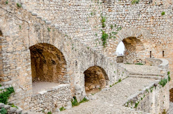 Innergården i Palamidi Castle i Náfplion stad, Grekland — Stockfoto