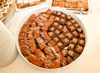 Baklava ve çeşitli geleneksel oryantal tatlılar 