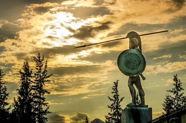 Statua Leonida Sotto Paesaggio Nuvoloso Drammatico Tramonto Termopili Grecia — Foto Stock