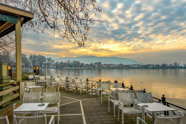 Göl Pamvotis şehirde Ioannina, Yunanistan için görüntüleyin