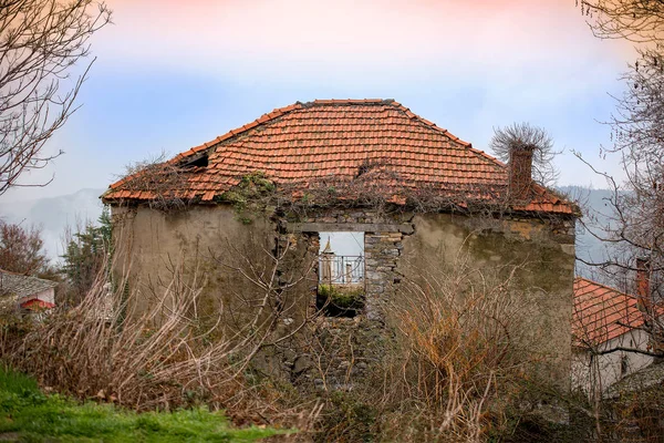 Zerstörtes Und Verlassenes Haus Pelionberg Griechenland — Stockfoto