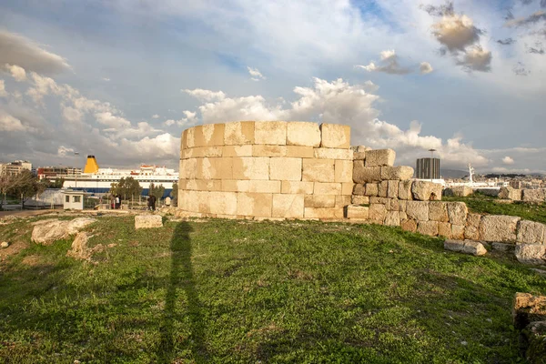 Den Från Två Tornen Ruiner Hietionia Pireus Hamn Grekland — Stockfoto