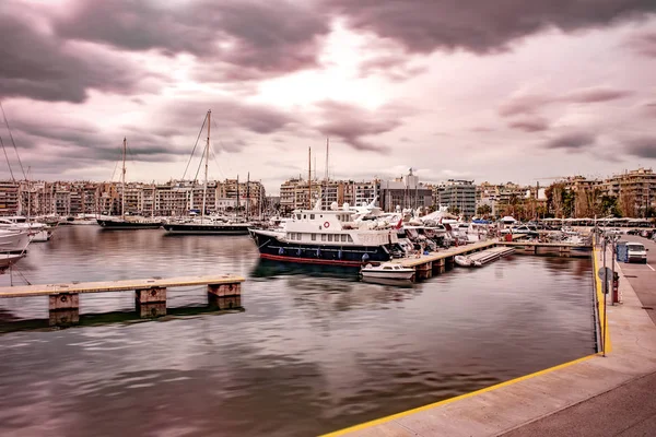 Розкішні Моторні Човни Яхти Dock Marina Zeas Piraeus Greece — стокове фото