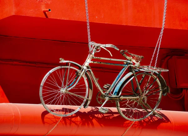 Una Bicicleta Colgante Muy Antigua Usada Vintage Como Decoración Una —  Fotos de Stock