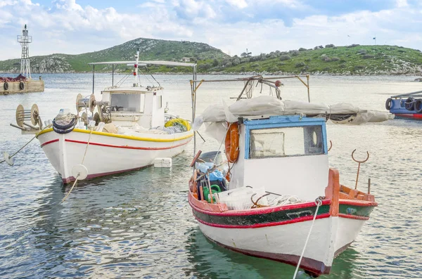 Fishing boats at small harbour in Pachi village. Megara, Greece. — стокове фото