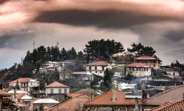 Vitina 'nın manzarası, Arcadia, Moreloponnese, Yunanistan' da bir dağ köyü