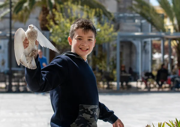 Cute Full Joy Boy Playing Square While Feeding Pigeons Finally — Stock Photo, Image