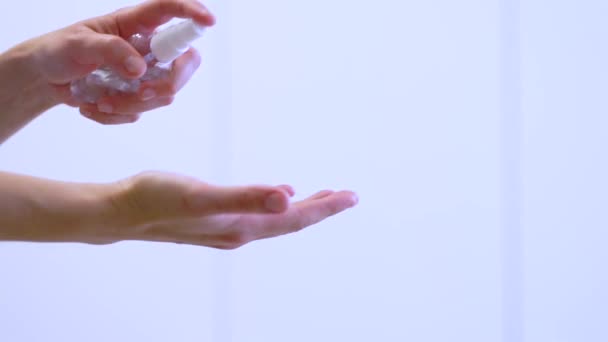 He concept of protecting the body from germs and viruses. Hand of woman that applying sanitizer dispenser — Stock Video