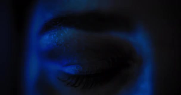 Close Woman Eye Beautiful Make Opening Dark Blue Lighting Slow — Stockvideo