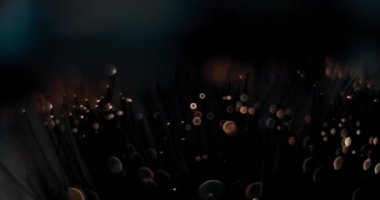 Soyut bokeh ışıkları renk değiştiriyor, arka plan için b-roll çekimini kapatıyor. Seçici odaklanma, yüzeysel alan derinliği. Bmpcc 4k görüntüleri, tatil konsepti