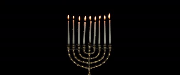 Lit Hanoukka Menorah Bougies Brûlant Sur Fond Sombre Ralenti Bmpcc — Video