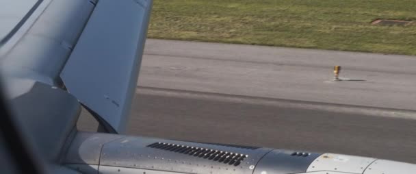 Airplane Moving Runway Take View Wing Flaps Window Adventure Travel — Stock Video