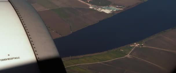 Vue Aérienne Rivière Paysage Depuis Fenêtre Avion Après Décollage Par — Video