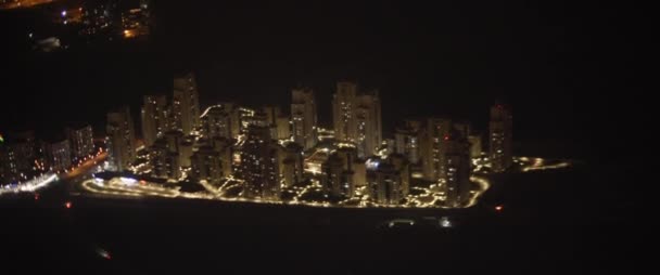 Widok Lotu Ptaka Wysoki Budynek Mieście Okna Samolotu Nocy Samolot — Wideo stockowe